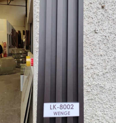 wall8002